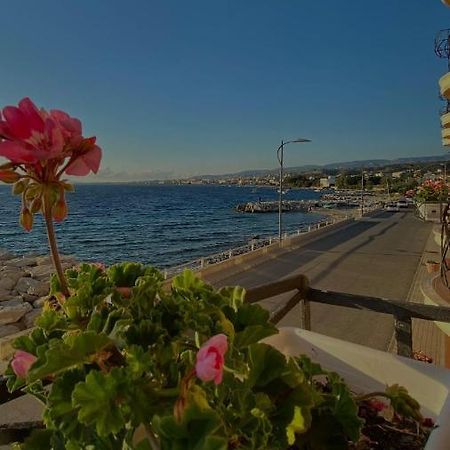 Hotel La Lampara Reggio di Calabria Kültér fotó