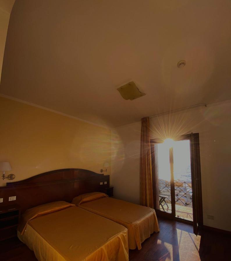 Hotel La Lampara Reggio di Calabria Kültér fotó