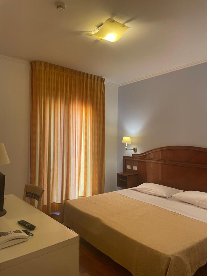 Hotel La Lampara Reggio di Calabria Kültér fotó